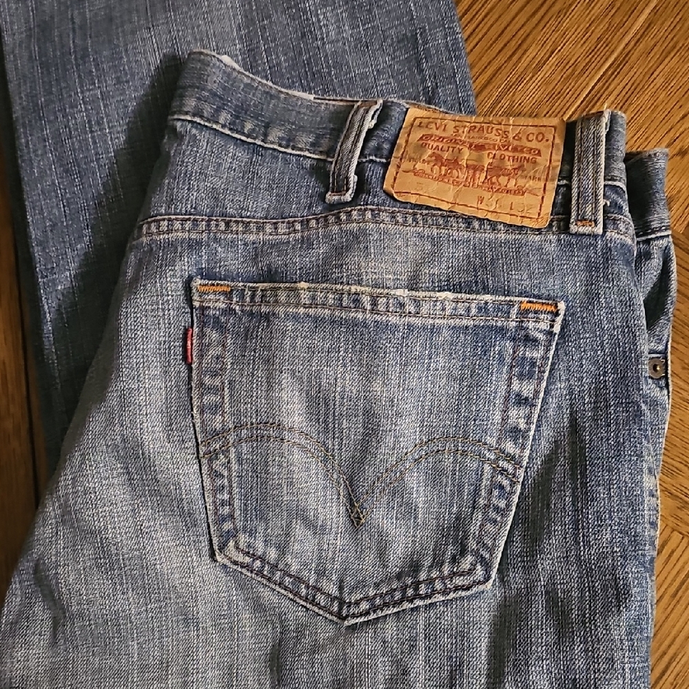Levi's Men's Light Blue Straight Jeans